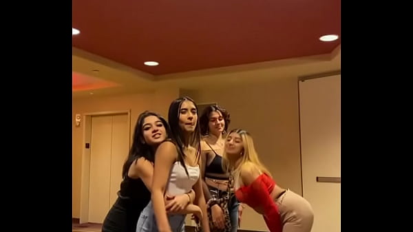 Gadis-gadis India mungil yang menggoda