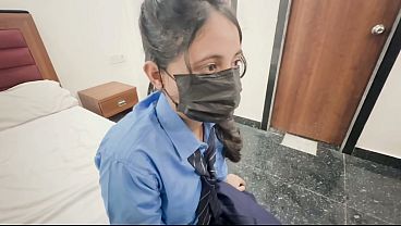 Gadis Desi dan Murid Sekolah Beraksi Ganas di Oyo dengan Suara Hindi yang Menggairahkan