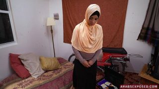 Arab dijemput untuk digoyang