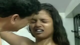 Bercinta Liar dengan Anak Tiri di Kamar Mandi dalam Film Biru India