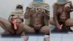 Jameela Bergaya Seksi dengan Mukena yang Menggoda