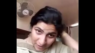 Istri Desi yang menggoda