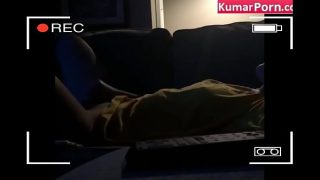 Gadis Tiongkok direkam diam-diam saat bercinta sendiri di kamar