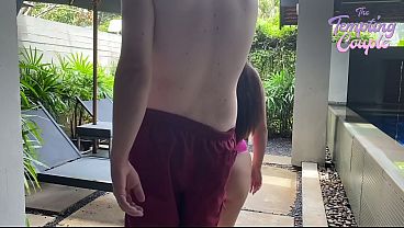 Pelacur Thailand Bawa Klien Bule Kontol Gede untuk Dihisap, Dientot, dan Disemprot!