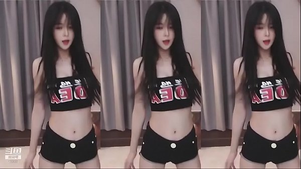 Cô nàng Trung Quốc uốn éo với thân hình nóng bỏng