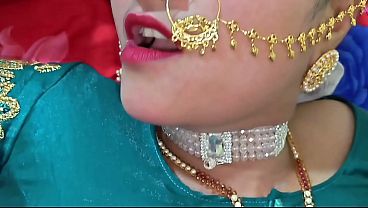 Pasangan India Seksi Bercinta Romantis di Kamar dengan Audio Hindi yang Jelas