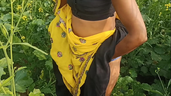 खेत में ही पति ने ममता को दबोचकर जमकर चोदा, बाहर साफ सुनाई दे रही थी उसकी चीखें