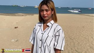 JohnTronX – Adegan intim dengan gadis Asia amatir manis yang berakhir dengan penetrasi dalam