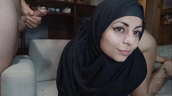 Arab Ngenge Dalem Sambil Muncrat di Muka Mia Pake Niqab
