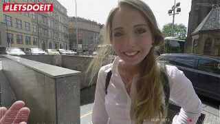 GILA! Cewek Rusia Anya Akulova Ngentot Gede Banget Sama Kontol Besar Pas Liburan Kota