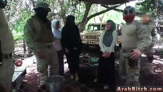 Arab xxx Pulang ke Rumah, Tapi Rumah Ini Bukan Rumah—Gue Mau Ngewe di Sini