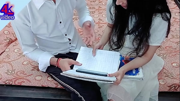 Mahasiswa India Bercinta Desi dengan Bahasa Hindi yang Menggoda