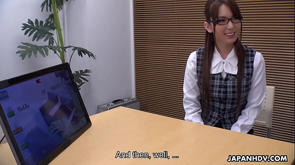 Gadis kantor Jepang Yui Hatano nakal banget, nggak ada sensor, bikin ngilu.