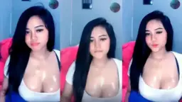 Belahan Dada Basah Bebyleon, Bikin Liar Pengen Jilat