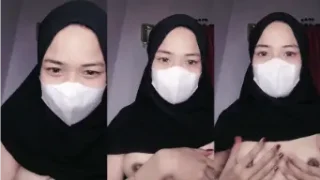 Dedek Hijab Makin Berani Pamer Dada Sambil Ngintipin