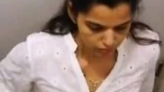 Video panas baju ganti para bibi India