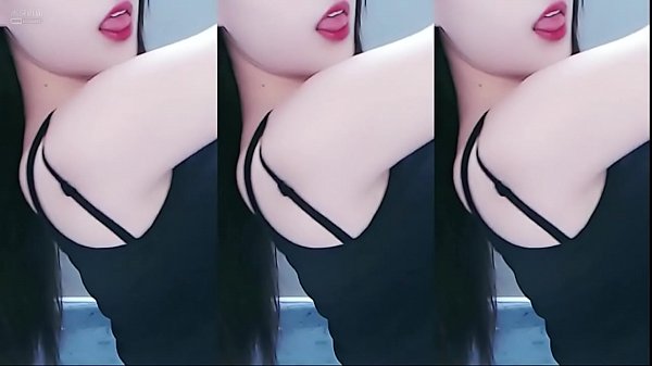 Cewek China goyang-goyang mông, basah kuyup, ngegas sange.
