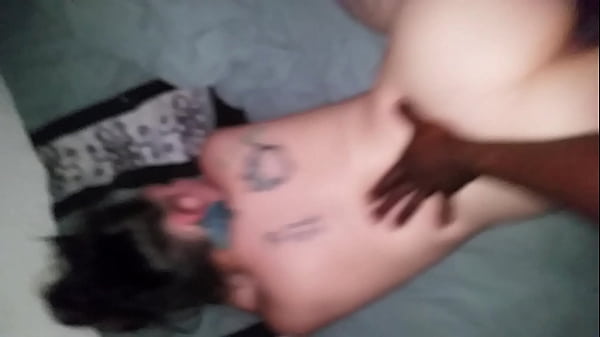 Cewek Asia ngabisin kontol bule gede