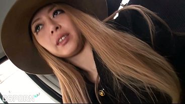 Blonde cewek Jepang sange ngewe mulut dan tembus dalem sampe crot di dalem