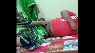 Desi Indian pasangan lagi ngentot panas di kamar, crot dimana-mana.