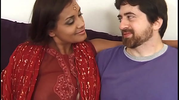 Istri Selingkuh, Shriya Aunty Ngentot Bareng Kakak Tiri dan Temennya – Suara Hindi Jelas Bikin Muncrat
