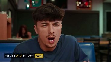 Dada gede, pantat montok, dan waffle panas Willow Ryder, Skyla Sun / Brazzers – buruan masukin kode XVPROMO di situs resmi biar dapet diskon, kontol!