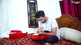 Ibu tiri montok besar digenjot habis-habisan sama anak tiri di rumah sepi, film penuh, suara Hindi bikin makin panas.