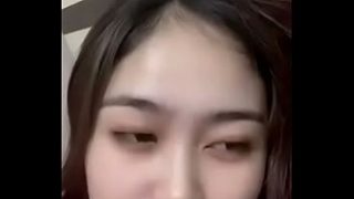 Cewek Indonesia live, goyang-goyang bikin makin tegang.