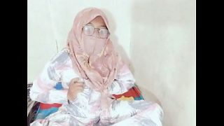Tante seksi Indonesia lagi viral colmek pake botol, bikin makin basah
