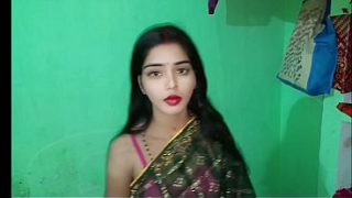 Malam pertama tetangga bhabhi India nungguin gue di balkon sambil siap-siap crot, video seks panas.