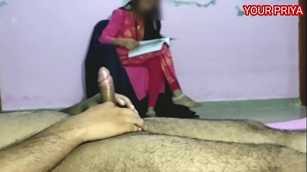 Priya digawe dan ditembak di pantat. Dengan suara Hindi yang panas.