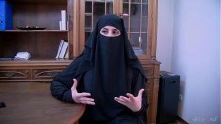Kesepakatan Abad Ini Ditutup dengan Muka Arab Jilbab yang Ngeseks Liar – Lilimissarab