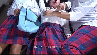 XXX Bokep kakak tiri India sama adik tiri dan kakak tiri lagi, pake bahasa Hindi