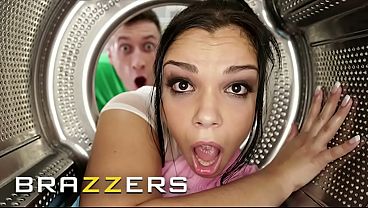 Nggak bisa gerak, malah digenjot! Kompilasi skenario macet paling liar bareng bintang-bintang terbesar Brazzers, langsung ngegas sampe crot.