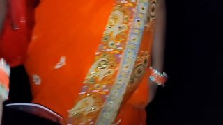 Didi ko ghumake laate waqt bola, aaj raat bahut mann hai, kuch de de saali