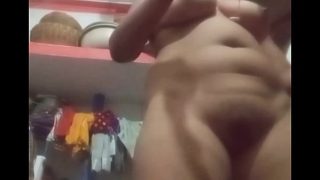 Cewek India binal, pantat gede dan toketnya dipijit-pijit bikin makin bernafsu.