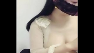 Ngentot sama cewek China yang montok dan liar.