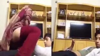 Ibu montok naik kontol teman anaknya di desa Bangladesh.