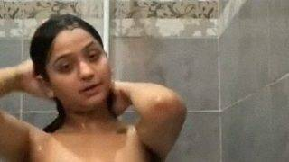 Video mandi cewek Pakistan ABG bocor, bikin malu
