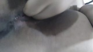 Arab Mom Berjilbab Ngocok Memek Sampai Muncrat Di Webcam Live, Hot Banget Sange Sampe Kejer