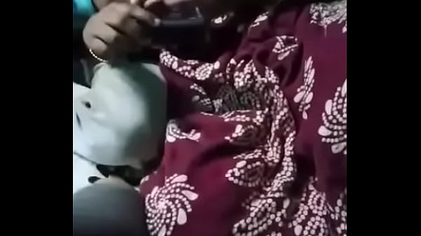 Desi istri digoyang dua kontol, suami nonton sambil colo