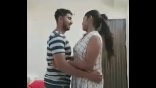 Desi lucu banget bikin ngilu di pikiran.