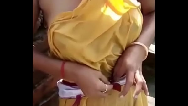 Tonton video mandi Desi Bhabhi yang bikin panas dingin