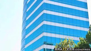 Tonton Nyomi Banxx dan James Deen di Brazzers, bokong gede doyan digebukin, adegan anal penuh nafsu