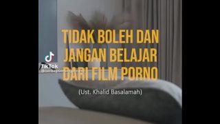 Colmekin abg Indo sambil ngelonin kontol