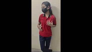 Desi cewek India cantik, memeknya sempit digenjot bokap tiri kontol gede, video bokep keluarga India MMS