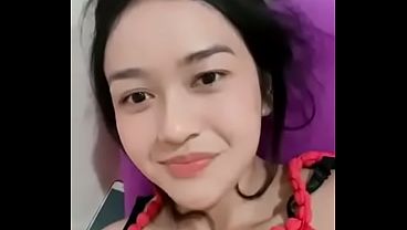 Cewek perawan Indonesia live ig, goyangannya bikin tegang, siap bikin lo ngiler.
