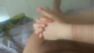 Ngocok kontol desi sambil ngilerin