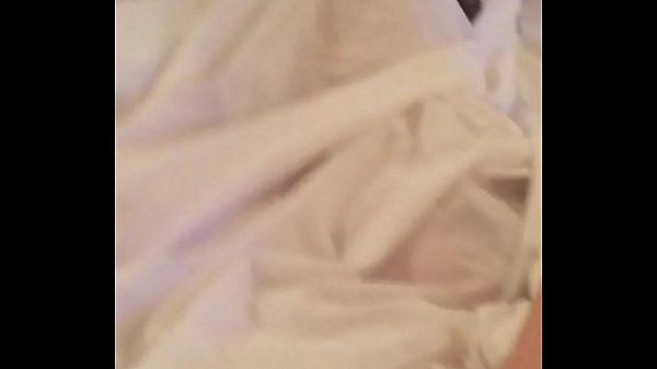 Cewek lagi siapin lubang belakang buat dimasukin kontol