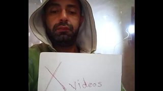 أنا في بيتي في القاهرة، مصر، وكل حتة في البيت دي نار مشتعلة، عايزة أحرق كل حاجة حواليا